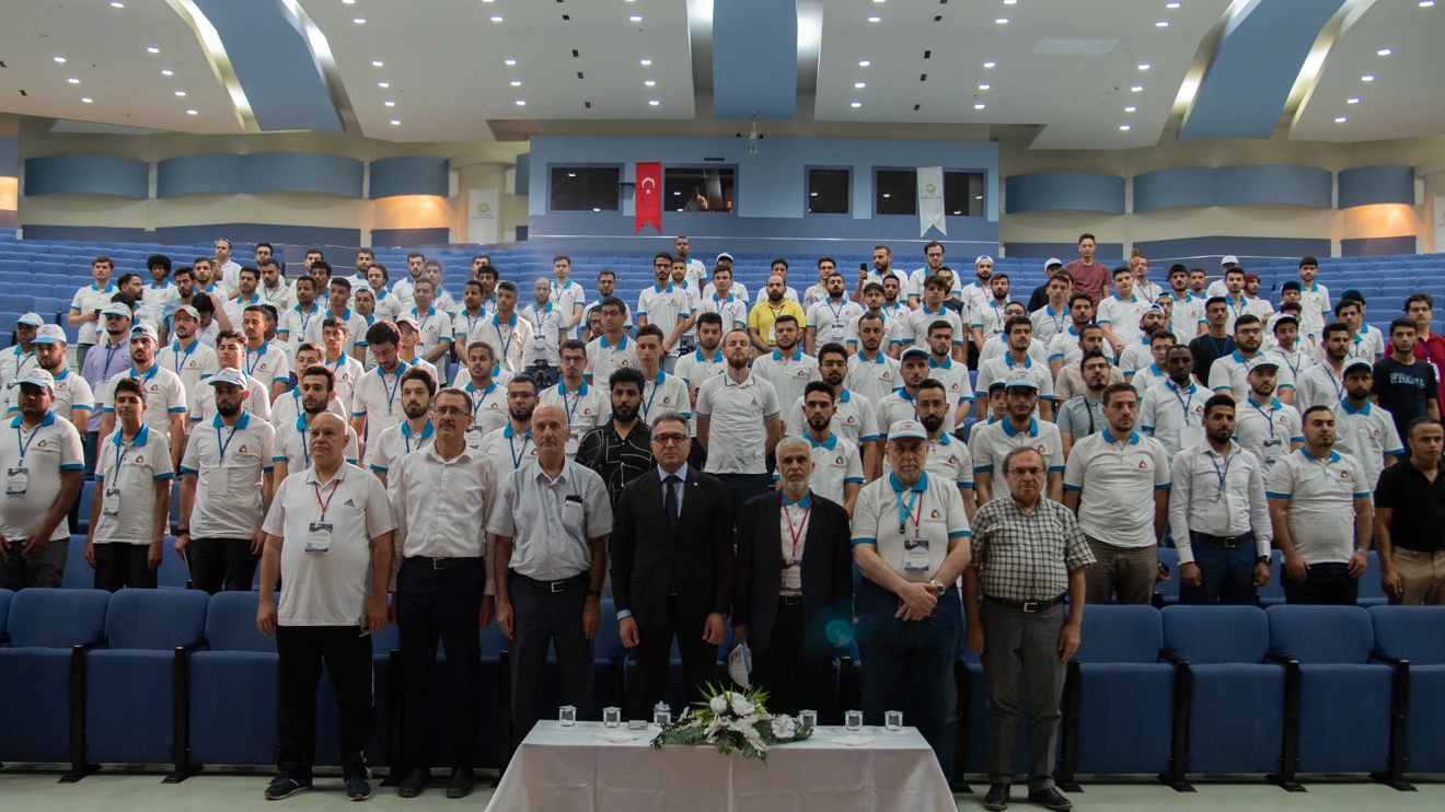 Rektör Aksoy, Altıncı Yaz Gençlik Kampı’nda uluslararası öğrencilerle buluştu